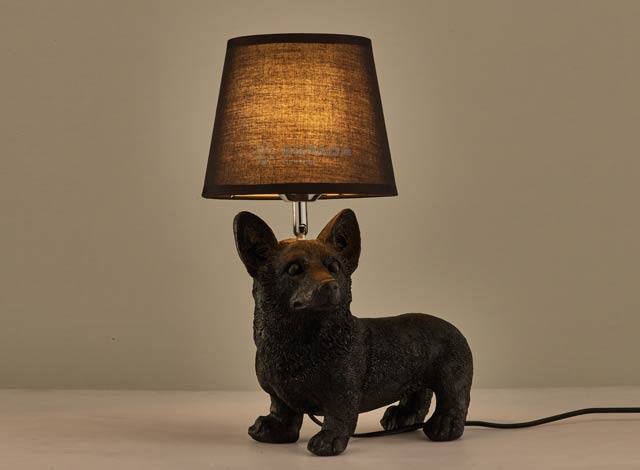 animal-lights-dog-sculpture-pug-table-lamp-6.jpg